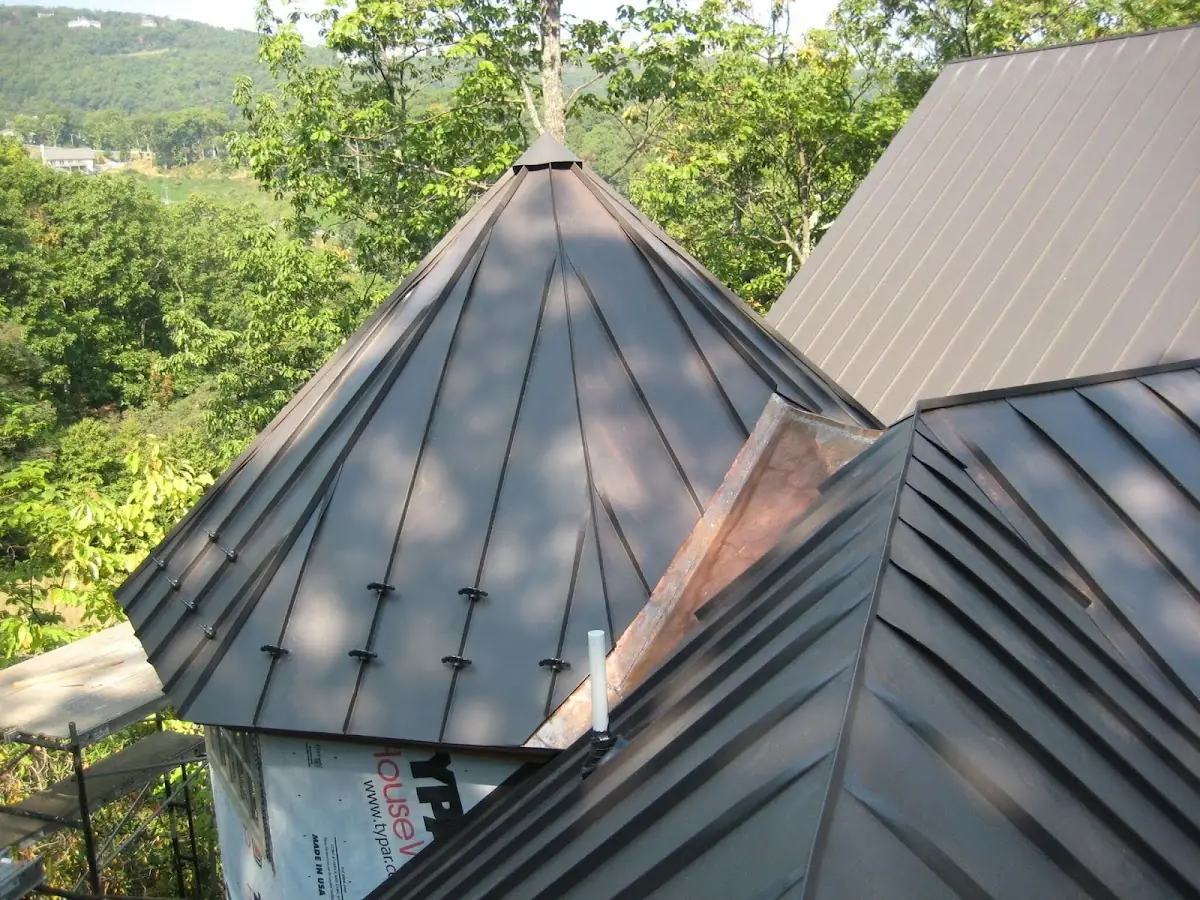 Professional Roof Tarp Installation by Craftsman Roofing in Oregonia